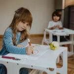 STEP’n’SIT® Montessori Βοηθητικός Πύργος και Τραπέζι 2 σε 1 Μετατρέψιμο Έπιπλο για Παιδιά 18+ Μηνών Άσπρο - Image 3